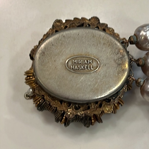 Vintage Signed Miriam Haskell Silver tone Faux Baroque Pearl Bracelet. - Picture 8 of 16